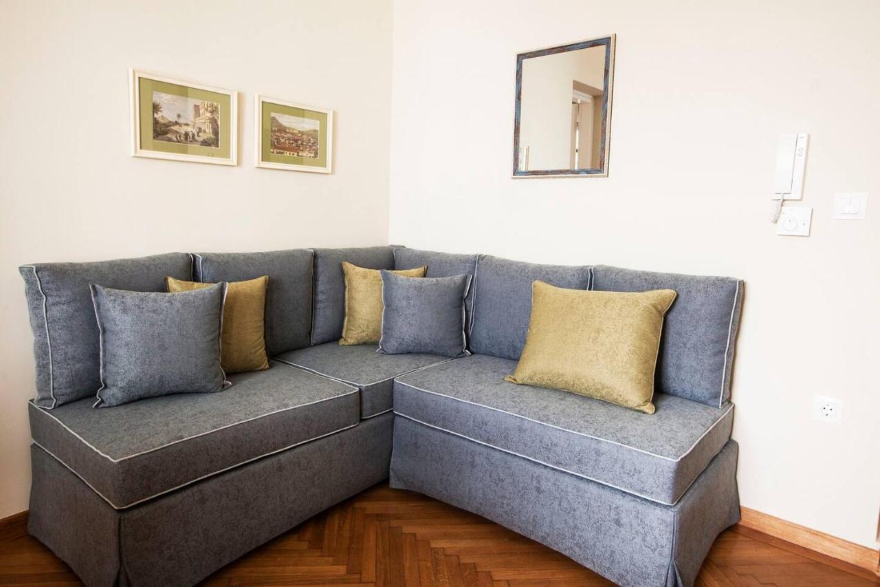 Pagrati Hilton Location Bentzi Family Suite 5 Athens Ngoại thất bức ảnh